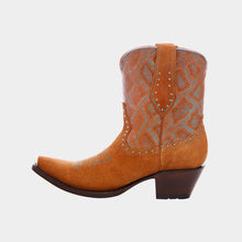Load image into Gallery viewer, D3012 - Bota corta oval gamuza grabado anaconda bronce/azul/naranja