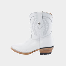 Cargar imagen en el visor de la galería, D3031 - Bota corta oval venado blanco