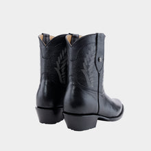 Cargar imagen en el visor de la galería, D3032 - Bota corta oval venado negro