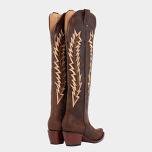 Cargar imagen en el visor de la galería, D3051 - Bota puntal canelita jersey café