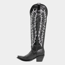 Cargar imagen en el visor de la galería, D3054 - Bota puntal canelita jersey negro