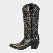 Cargar imagen en el visor de la galería, D4013 - Bota puntal láser con estoperoles desierto negro