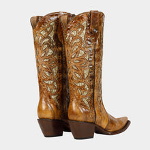 Cargar imagen en el visor de la galería, D4014 - Bota puntal láser con estoperoles desierto miel