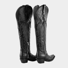 Cargar imagen en el visor de la galería, D9003 - Bota puntal canela merlín negro