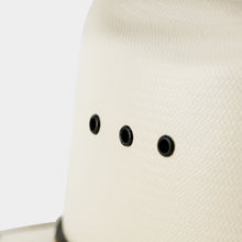 Cargar imagen en el visor de la galería, SLCUER3001 - Cuernos chuecos laqueado 100X