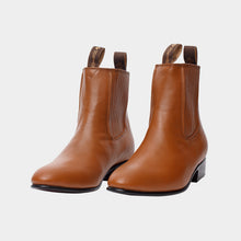 Cargar imagen en el visor de la galería, U1003 - Botín charro de cuero atanado miel