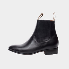 Cargar imagen en el visor de la galería, U1004 - Botín charro de cuero atanado negro