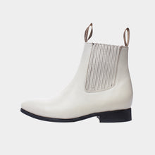 Cargar imagen en el visor de la galería, U2002 - Botín charro de hule atanado hueso