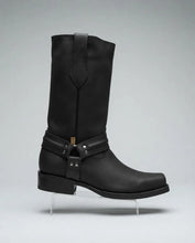 Cargar imagen en el visor de la galería, ELH1016 - Bota byker trompa de puerco estribo crazy negro
