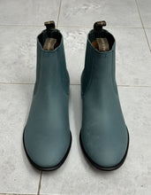 Load image into Gallery viewer, U1010 - Botín charro de cuero crazy azul claro
