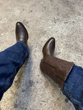 Cargar imagen en el visor de la galería, H6004 - Bota oval bordada choco
