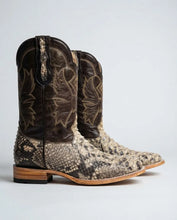 Load image into Gallery viewer, EB4004 - Bota bulldog pitón café claro
