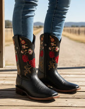 Cargar imagen en el visor de la galería, D1004 - Bota bulldog de cuero atanado negro
