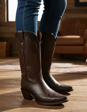 Cargar imagen en el visor de la galería, D1082 - Bota puntal snake print café
