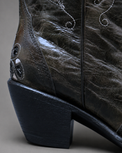 Cargar imagen en el visor de la galería, D3002 - Bota puntal láser desierto negro
