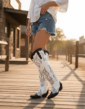 Cargar imagen en el visor de la galería, D3072 - Bota puntal extra alta venado blanco/negro
