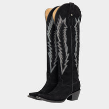 Load image into Gallery viewer, D4073 - Bota puntal alta espigas gamuza negro
