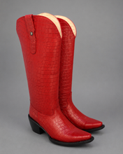 Cargar imagen en el visor de la galería, D4083 - Bota puntal kiara coco rojo
