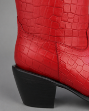 Cargar imagen en el visor de la galería, D4083 - Bota puntal kiara coco rojo

