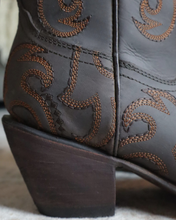 Cargar imagen en el visor de la galería, D5072 - Bota alta catarina brasil choco
