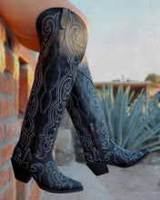 Cargar imagen en el visor de la galería, D5073 - Bota alta catarina brasil negro
