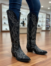 Cargar imagen en el visor de la galería, D5073 - Bota alta catarina brasil negro
