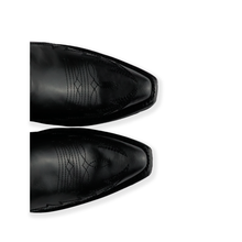 Cargar imagen en el visor de la galería, D8005 - Bota puntal kiara atanado negro
