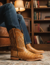 Cargar imagen en el visor de la galería, EB5002 - Bota bulldog panza coco paja
