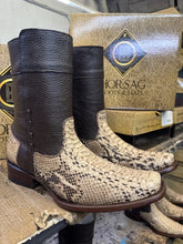 Cargar imagen en el visor de la galería, ED3002 - Bota dubai casual estribo pitón café claro
