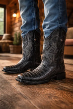Cargar imagen en el visor de la galería, ELH1007 - Bota bulldog clon panza coco negro
