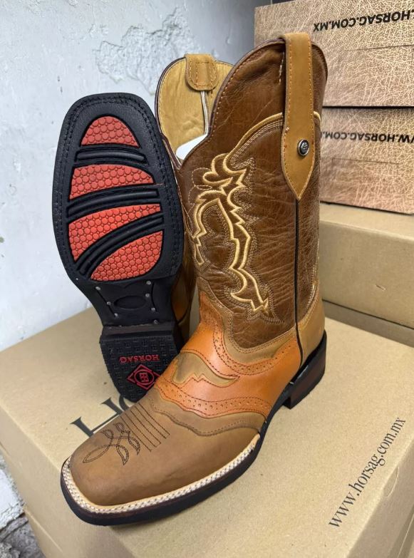 ELH1009 - Bota rodeo antifaz de hule crazy oro/cajeta
