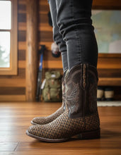 Cargar imagen en el visor de la galería, ELH1015 - Bota bulldog petatillo miel/choco barza café
