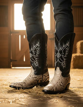 Cargar imagen en el visor de la galería, EO3003 - Bota oval pitón natural
