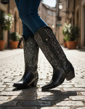 Cargar imagen en el visor de la galería, EP2002 - Bota puntal dama coco panza negro
