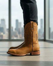 Load image into Gallery viewer, ELH1012 - Bota bulldog capuchino miel
