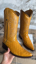 Cargar imagen en el visor de la galería, H1030 - Bota chihuahua cuero clon avestrúz amarillo
