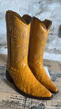 Cargar imagen en el visor de la galería, H1030 - Bota chihuahua cuero clon avestrúz amarillo
