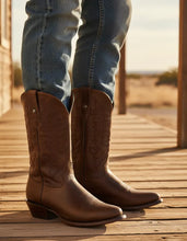 Cargar imagen en el visor de la galería, H1091 - Bota oval gamuza jersey café
