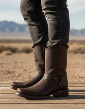 Load image into Gallery viewer, H2031 - Bota dubai casual estribo floter choco
