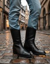Load image into Gallery viewer, H4012 - Bota oval casual con cierre glasee negro
