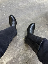 Cargar imagen en el visor de la galería, H6003 - Bota oval bordada atanado negro
