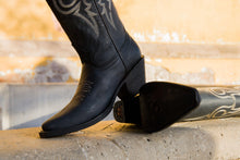 Load image into Gallery viewer, D1054 - Bota puntal alta brasil negro

