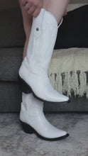 Cargar y reproducir el video en el visor de la galería, D2053 - Bota puntal clásica venado blanco

