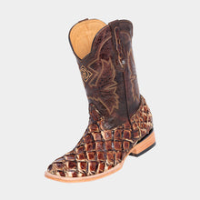 Cargar imagen en el visor de la galería, EB9002 - Bota bulldog pescado pirarucú café exótico
