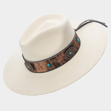 Load image into Gallery viewer, STTRIANG4002 - Texana triángulo blanco hueso toquilla pelo de res piedra azul
